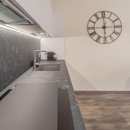 Modern & Stylish Apartment In Como City By Rent All Como Buitenkant foto