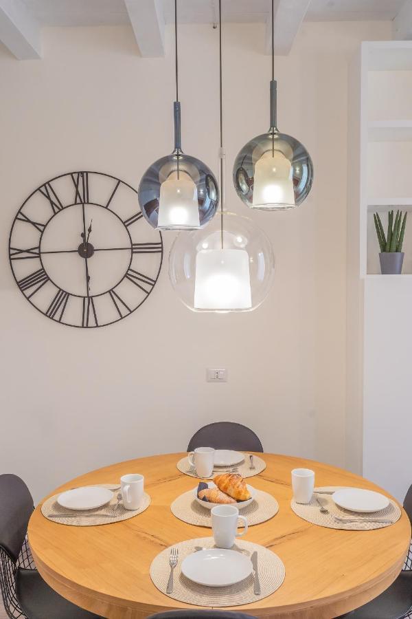 Modern & Stylish Apartment In Como City By Rent All Como Buitenkant foto