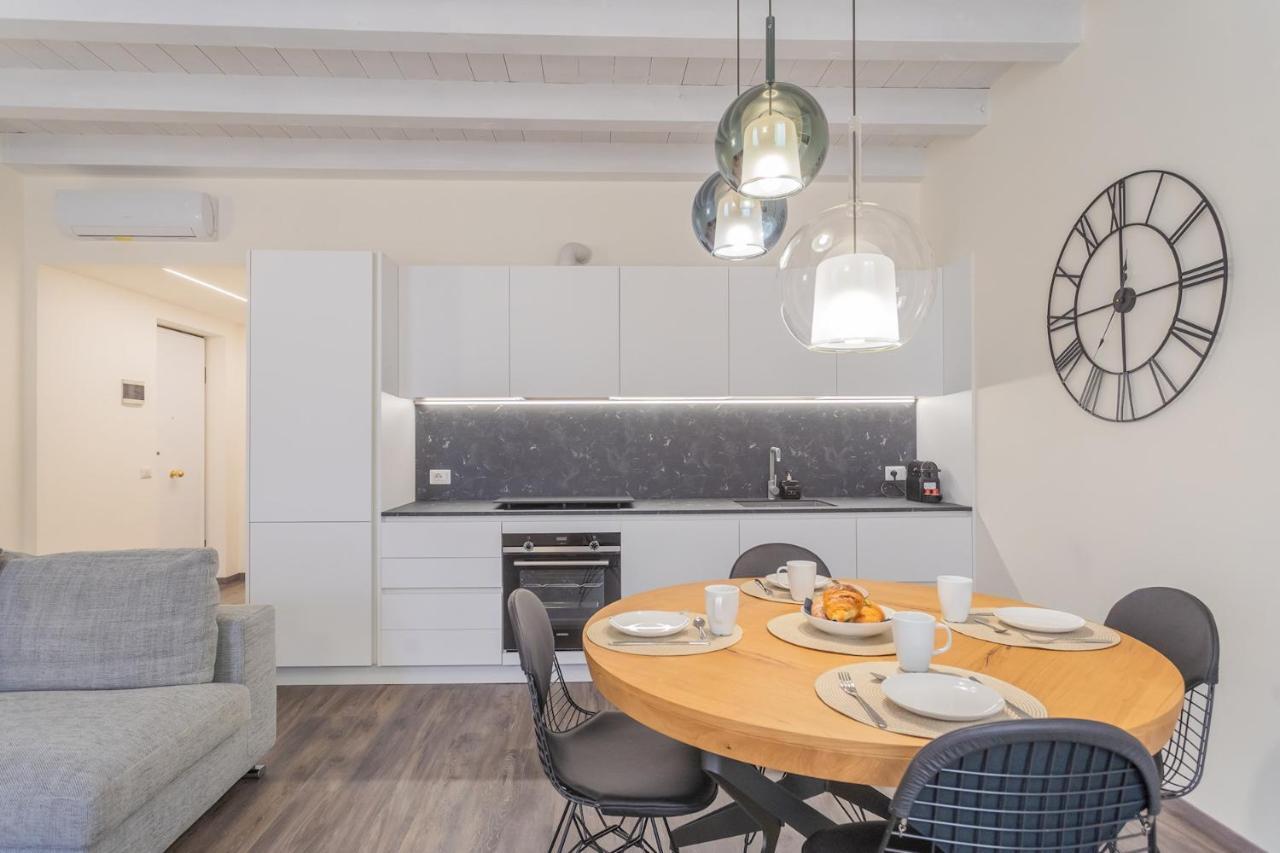 Modern & Stylish Apartment In Como City By Rent All Como Buitenkant foto