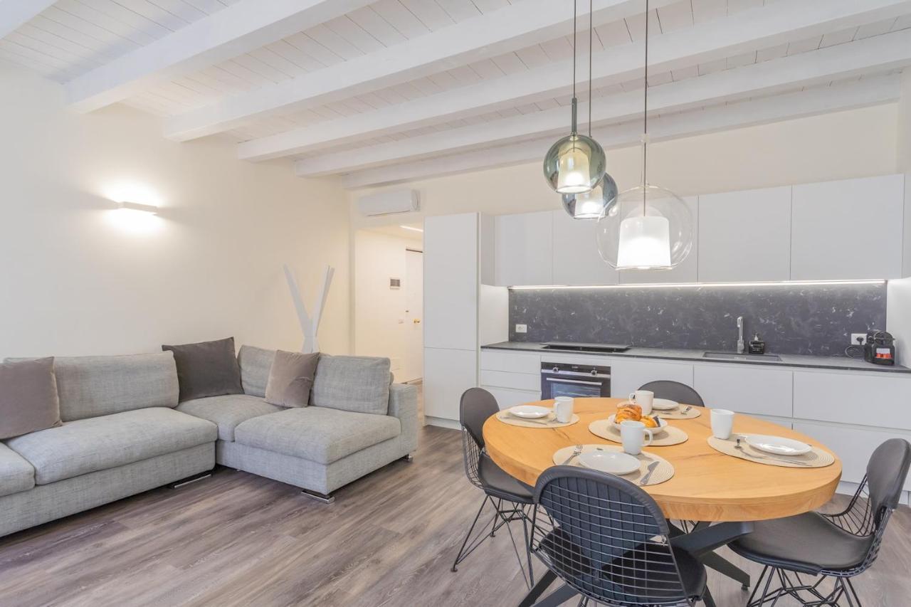 Modern & Stylish Apartment In Como City By Rent All Como Buitenkant foto