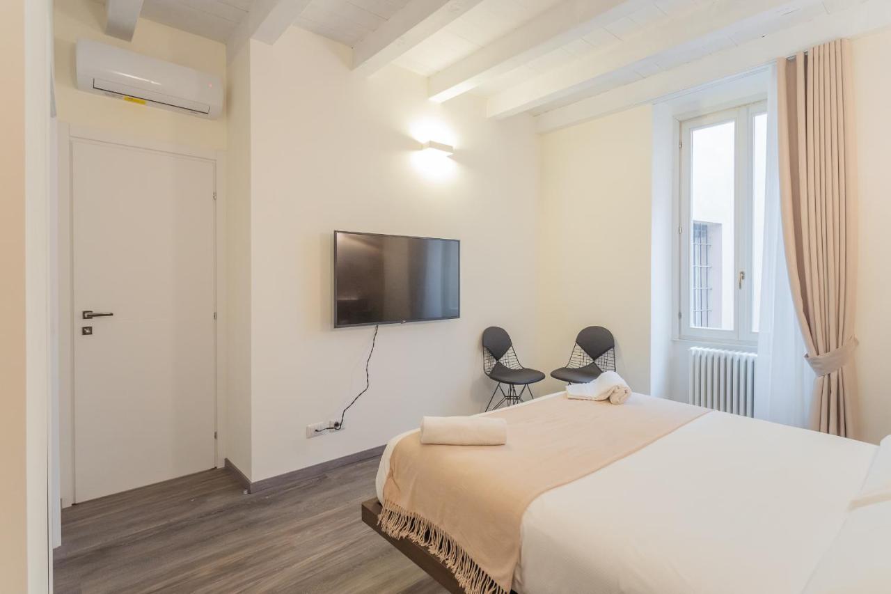 Modern & Stylish Apartment In Como City By Rent All Como Buitenkant foto