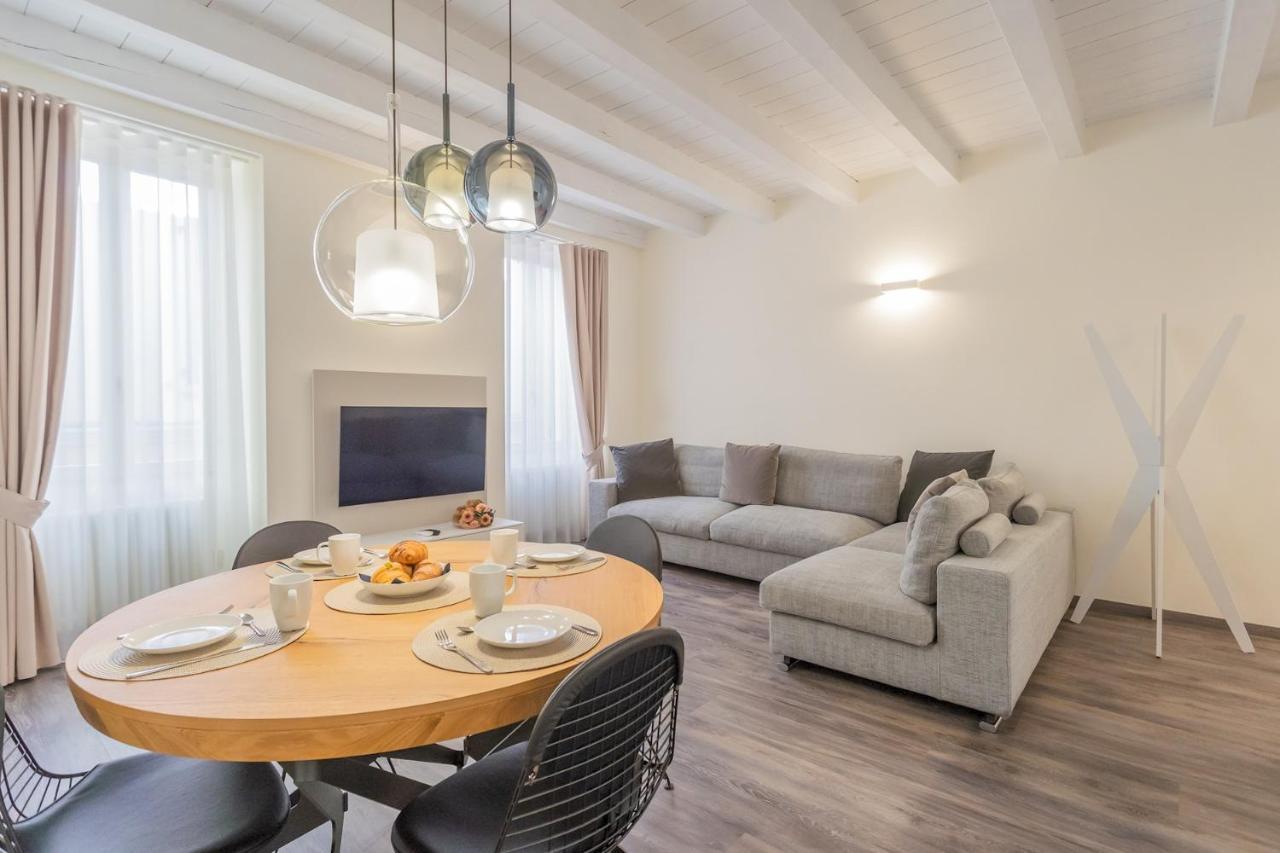 Modern & Stylish Apartment In Como City By Rent All Como Buitenkant foto