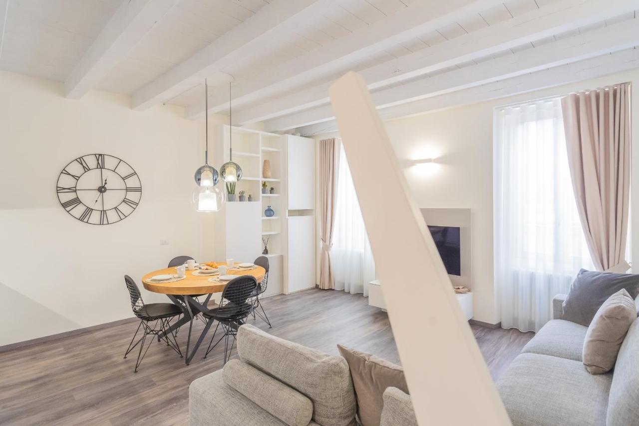 Modern & Stylish Apartment In Como City By Rent All Como Buitenkant foto