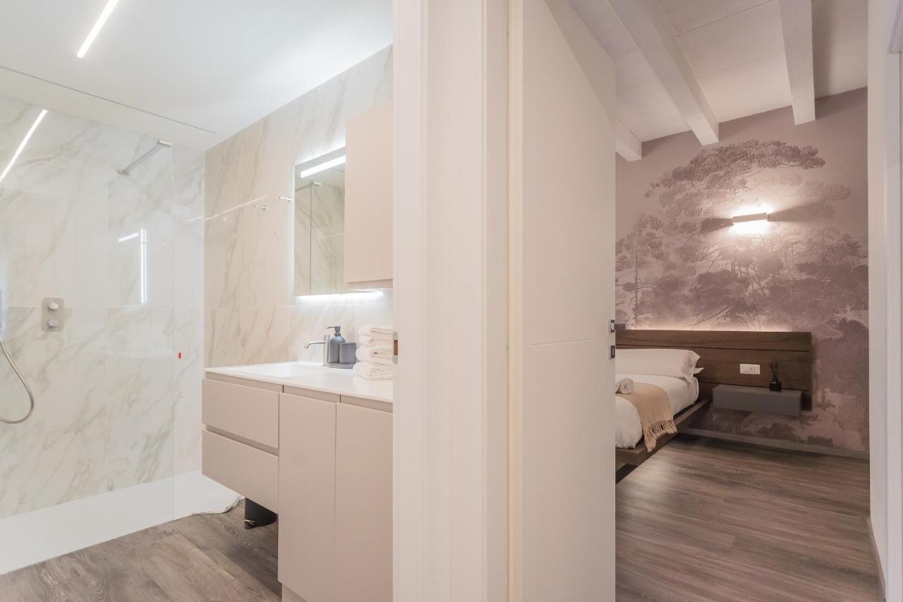 Modern & Stylish Apartment In Como City By Rent All Como Buitenkant foto