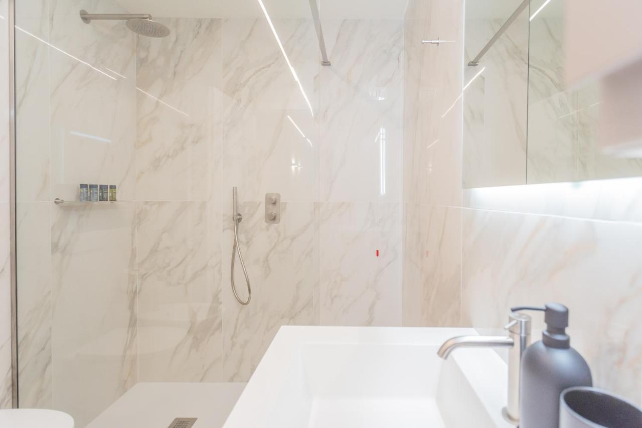 Modern & Stylish Apartment In Como City By Rent All Como Buitenkant foto